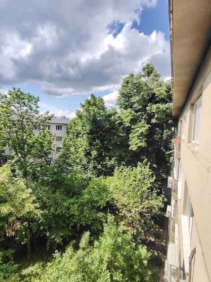 Apartament cu 3 camere semidecomandat în Drumul Taberei