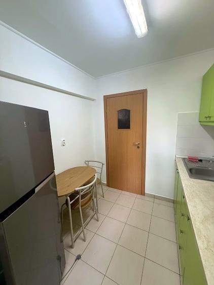 Apartament cu 2 camere decomandat, mobilat în Titan