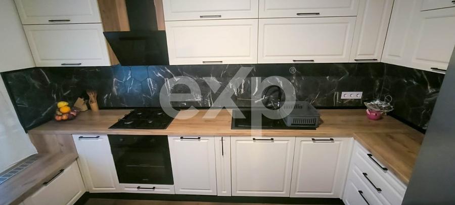 Casă individuală cu 5 camere cu Teren 1060 Mp în Exterior Vest