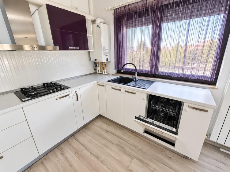 Apartament cu 2 camere, mobilat în Universitate