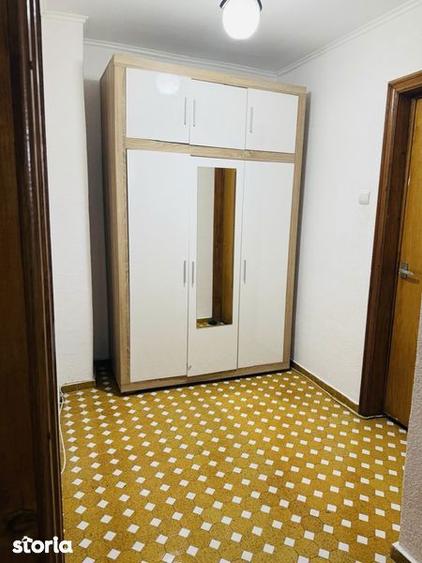 Apartament cu 3 camere, mobilat în Central