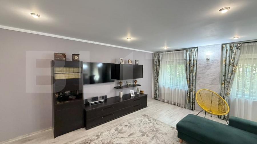 Apartament cu 3 camere decomandat în Central
