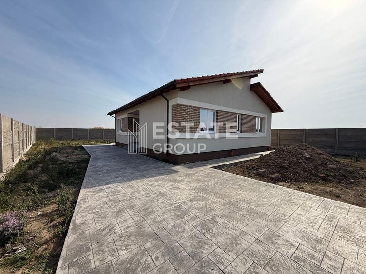 Casă individuală cu 4 camere cu Canalizare în Moșnița Nouă