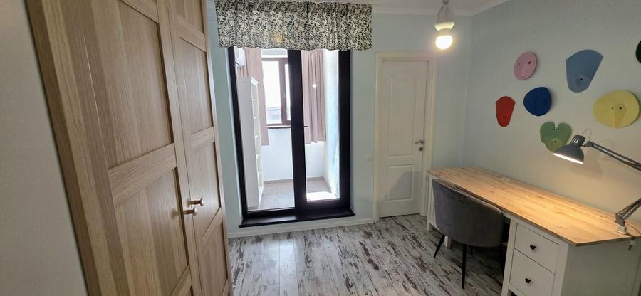 Apartament cu 4 camere decomandat în Cișmigiu