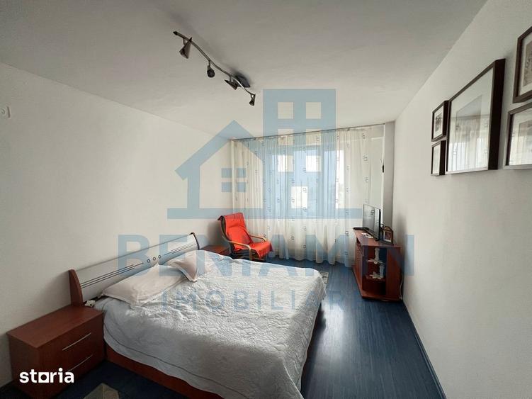 Apartament cu 3 camere semidecomandat în Astra