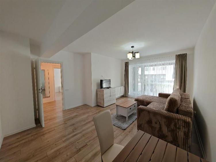 Apartament cu 2 camere decomandat, mobilat în Tractorul