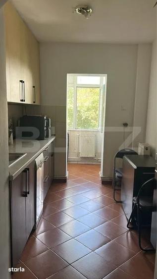 Apartament cu 2 camere decomandat în Nicolina