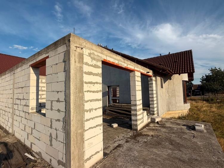 Casă individuală cu 3 camere cu Teren 930 Mp în Central
