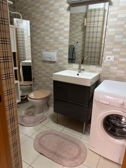 Apartament cu 2 camere semidecomandat, mobilat în P-ța Unirii