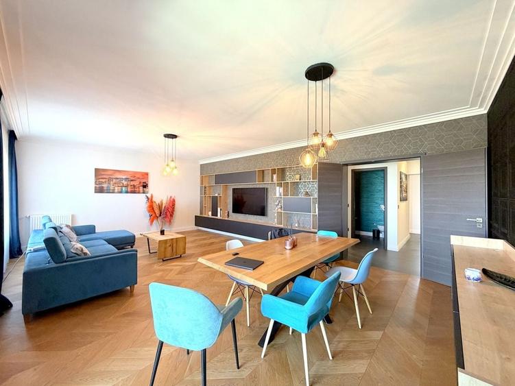 Apartament cu 4 camere decomandat, mobilat în Tei
