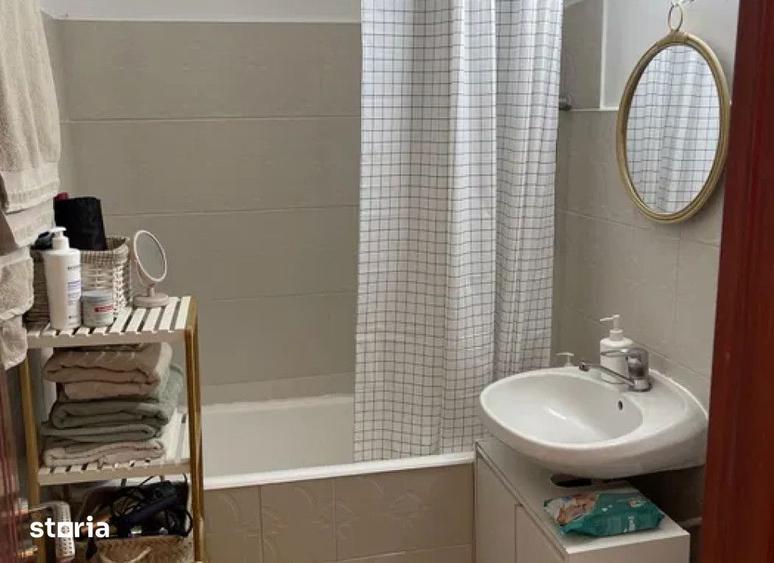 Apartament cu 3 camere în Tătărași