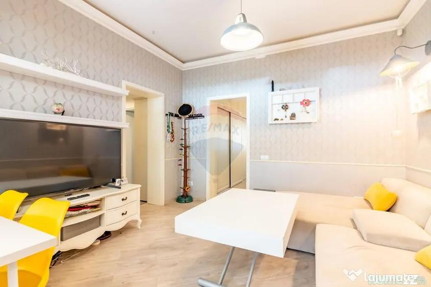 Apartament cu 4 camere semidecomandat în Turda