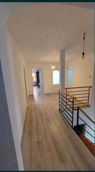 Casă cu 6 camere cu Teren 550 Mp în Sânpaul