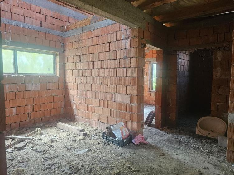 Casă individuală cu 3 camere cu Canalizare în Periferie