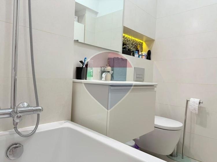Apartament cu 2 camere semidecomandat în Basarab