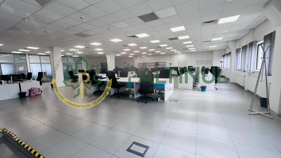 Birou, de 380 mp, în Central