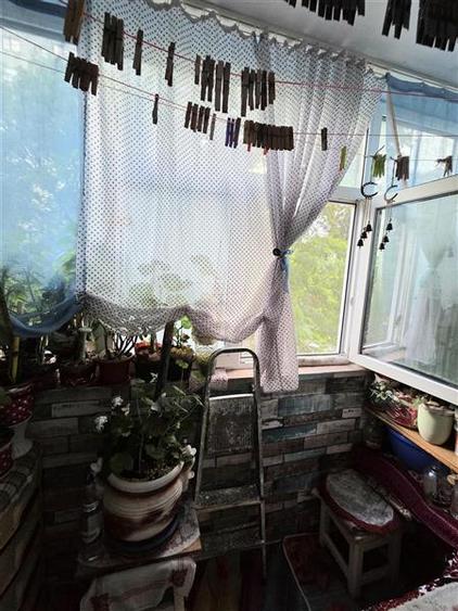 Apartament cu 3 camere semidecomandat în Groapa