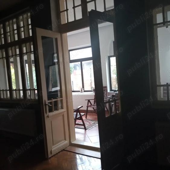 Casă cu 6 camere cu Teren 298 Mp în Corabia