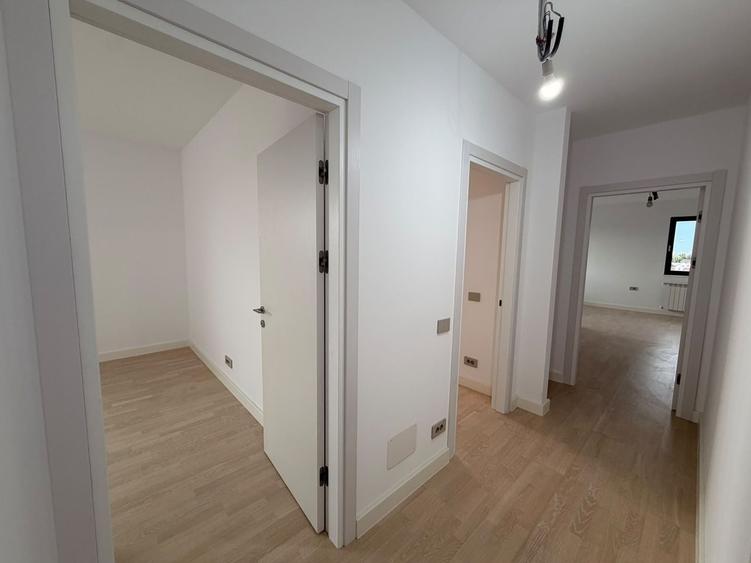 Apartament cu 4 camere decomandat în Iancu Nicolae