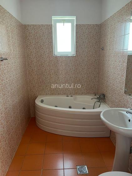 Apartament cu 3 camere decomandat în Unirii