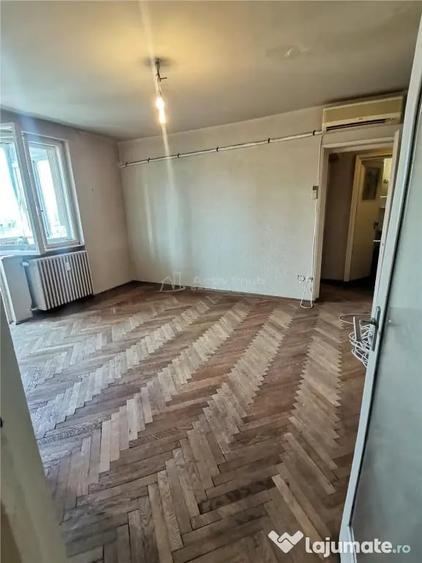 Apartament cu 3 camere semidecomandat în Parcul Circului