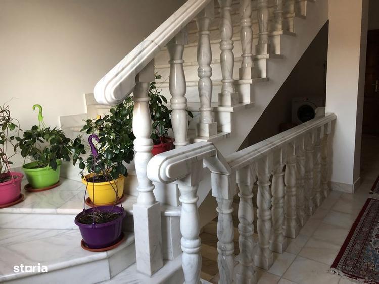 Casă cu 6 camere cu Canalizare în Calea Severinului