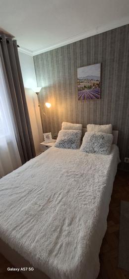 Apartament cu 4 camere decomandat în Preajba Mare