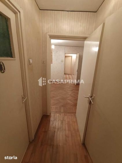 Apartament cu 3 camere semidecomandat în Vest