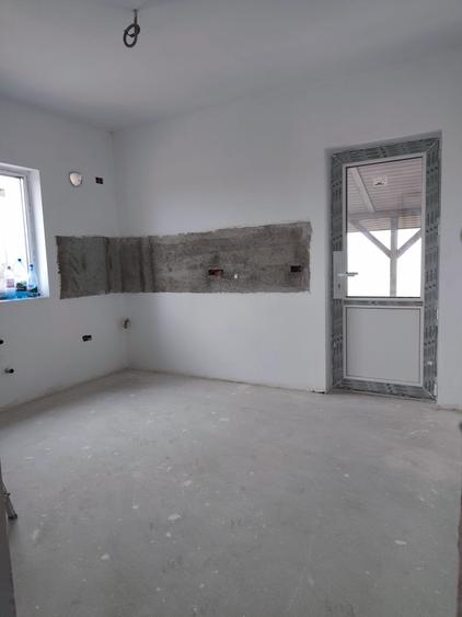 Casă individuală cu 5 camere cu Teren 430 Mp în Săbăreni