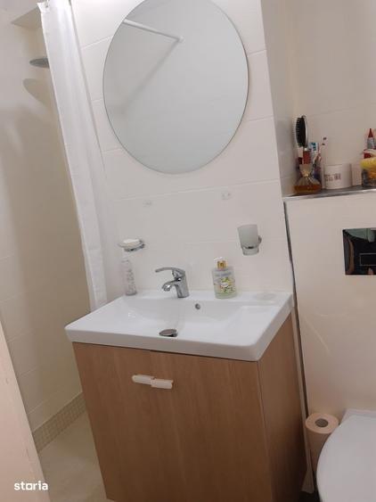 Apartament cu 3 camere, mobilat în Central