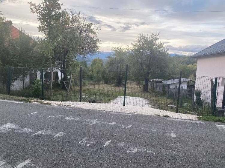 Teren intravilan de 986 mp, în Sud-Vest