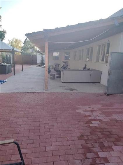 Casă individuală cu 4 camere cu Canalizare în Felnac