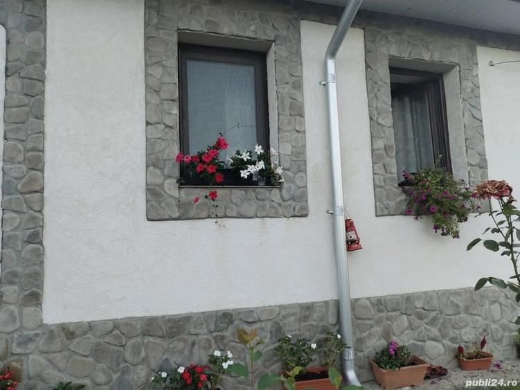 Casă cu 4 camere cu Teren 3415 Mp în Comarna