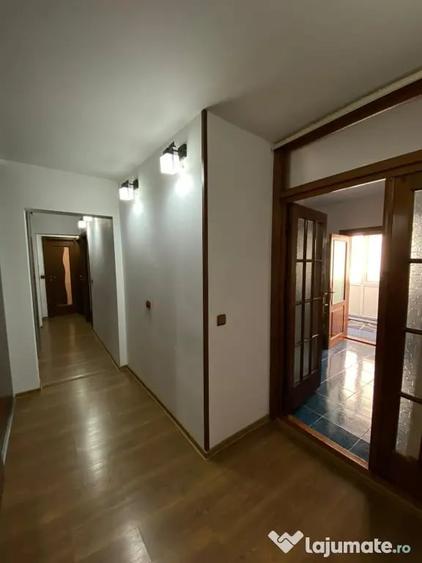 Apartament cu 3 camere decomandat în Ultracentral
