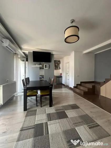 Apartament cu 4 camere semidecomandat în Florești