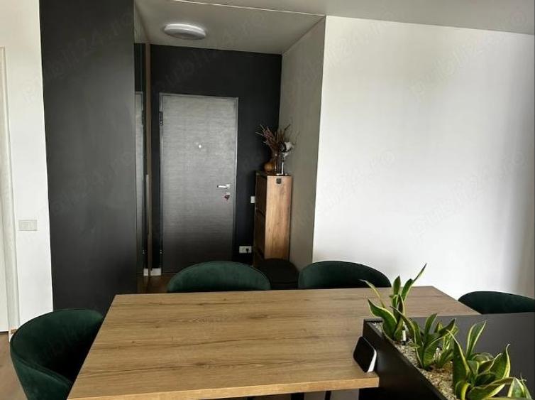 Apartament cu 3 camere decomandat, mobilat în Parcul Carol