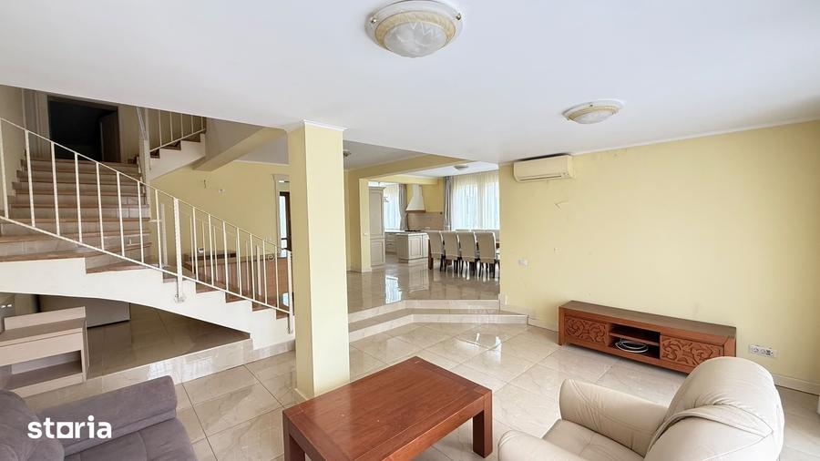 Casă cu 4 camere cu Teren 600 Mp în Central