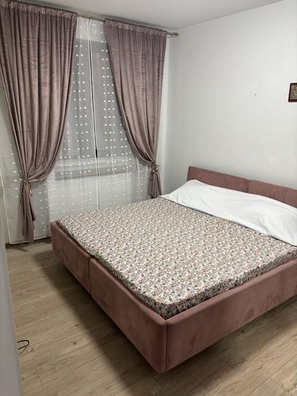 Apartament cu 3 camere semidecomandat în Republicii