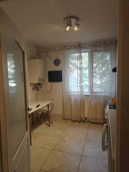 Apartament cu 2 camere semidecomandat în Hipodrom