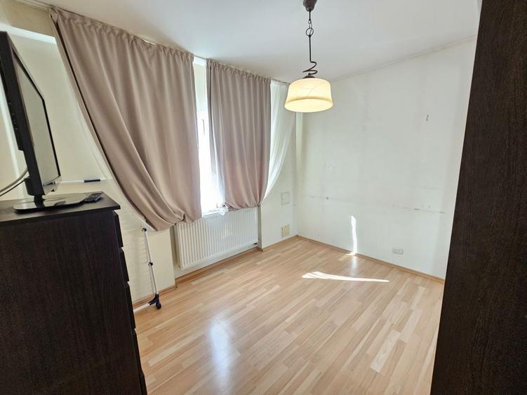 Apartament cu 3 camere semidecomandat, mobilat în Iancului