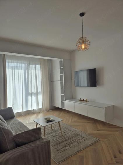 Apartament cu 2 camere semidecomandat în Giroc