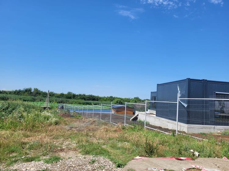 Teren Construcții intravilan de 1500 mp, în Izvorani