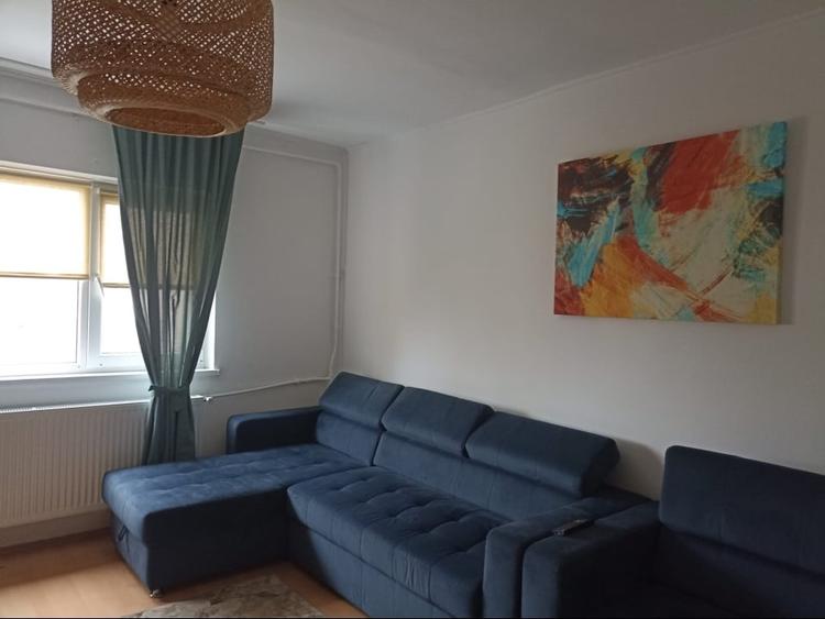 Apartament cu 3 camere decomandat, mobilat în Brâncoveanu