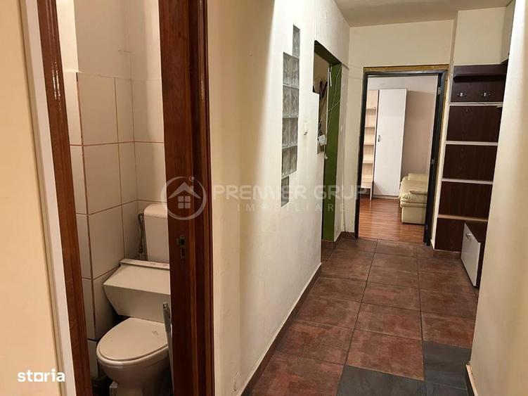 Apartament cu 3 camere decomandat, mobilat în Nicolina
