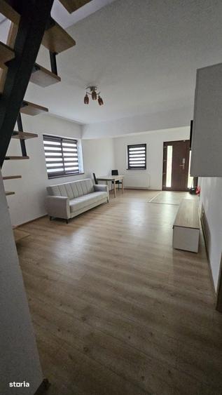 Casă cu 4 camere în Granit