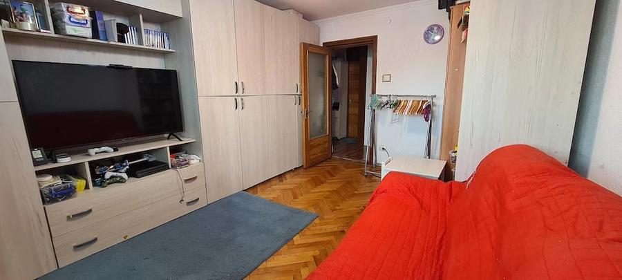 Apartament cu 4 camere decomandat în Nicolae Titulescu