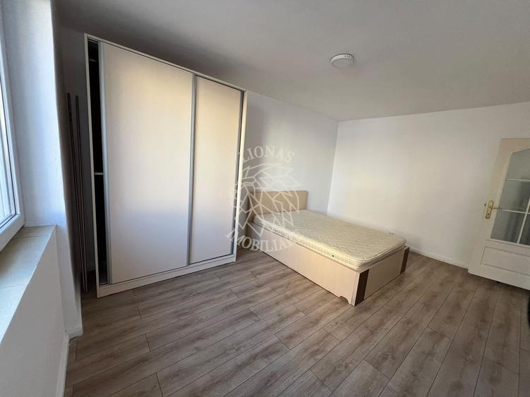 Apartament cu 2 camere semidecomandat, mobilat în Vest