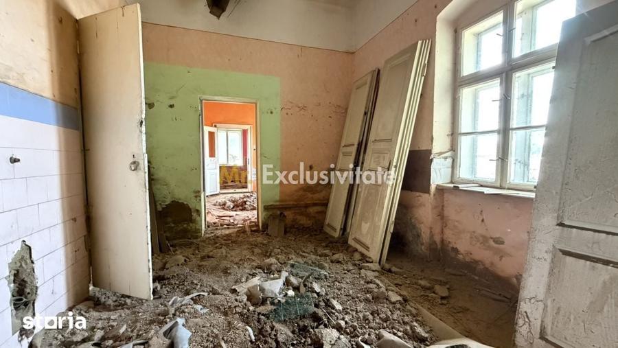 Casă cu 5 camere cu Teren 557 Mp în Central