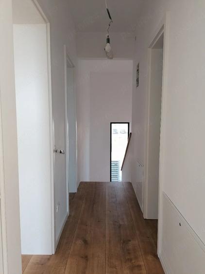 Casă cu 4 camere cu Teren 272 Mp în Moșnița Nouă