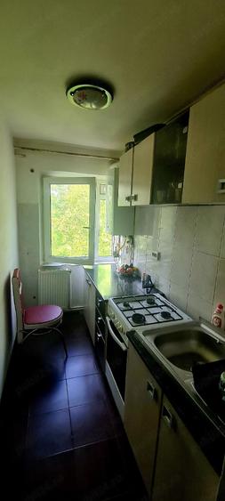 Apartament cu 2 camere nedecomandat în Km 4